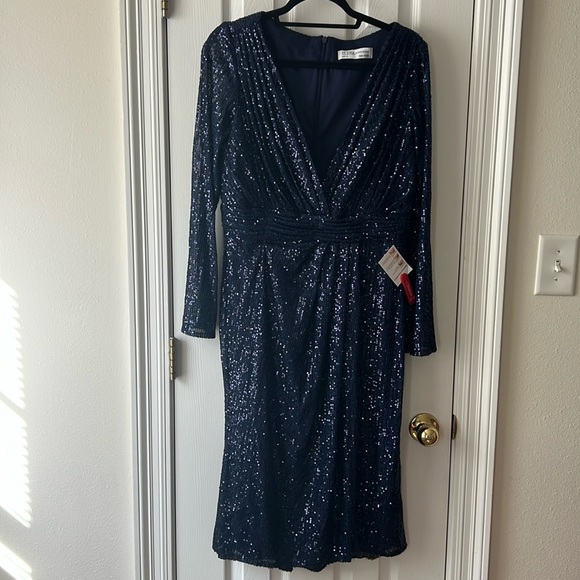 Mac Duggal V-Neck Long Sleeve Sequined Midi Dress in Midnight Navy Size 12 - Picture 5 of 12